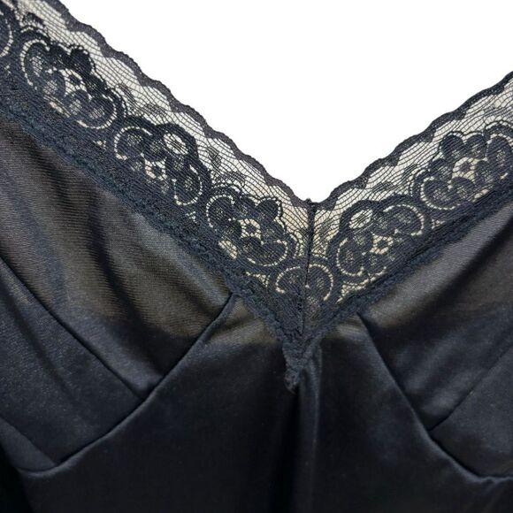 Ladies Vanity Fair Black satin Midi Length Slip Size 38 - Picture 3 of 11